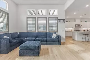 27227 Diamond Peak Ln, Valencia, CA 91381 - Photo 2