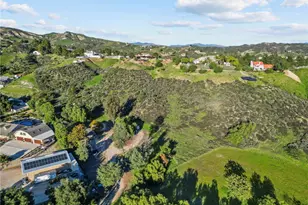 30541 Hasley Canyon Rd, Castaic, CA 91384 - Photo 2