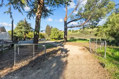 30541 Hasley Canyon Road, Castaic, CA 91384 - Photo 28