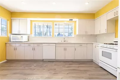 7701 Orion Avenue, Van Nuys, CA 91406 - Photo 14