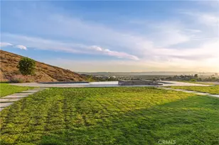 10727 W Stallion Ranch Rd, Shadow Hills, CA 91040 - Photo 32