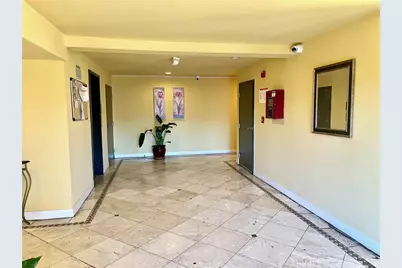 20327 Saticoy #304, Winnetka, CA 91306 - Photo 10