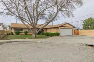 44353 Downsview, Lancaster, CA 93535 - Photo 2