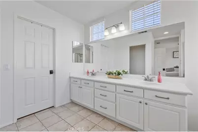 25408 Quail Creek Court, Saugus, CA 91350 - Photo 32