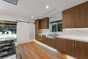 23103 Leonora, Woodland Hills, CA 91367 - Photo 8