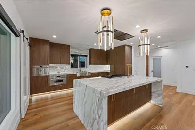 23103 Leonora, Woodland Hills, CA 91367 - Photo 6