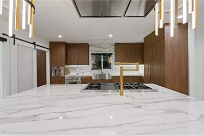 23103 Leonora, Woodland Hills, CA 91367 - Photo 10