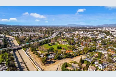 10729 Aqua Vista, Studio City, CA 91602 - Photo 26