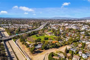 10729 Aqua Vista, Studio City, CA 91602 - Photo 26