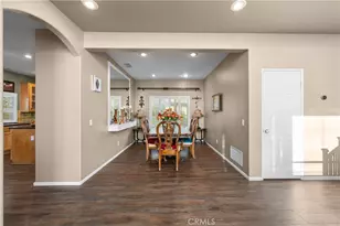 28741 Park Woodland, Saugus, CA 91390 - Photo 6