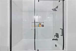 15080 Victory, Van Nuys, CA 91411 - Photo 18