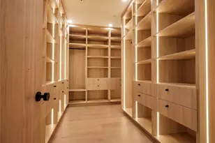 11746 Blix, Valley Village, CA 91607 - Photo 38