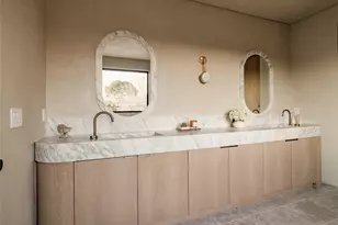 11746 Blix, Valley Village, CA 91607 - Photo 36