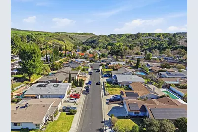 18927 Claycrest, Canyon Country, CA 91351 - Photo 32