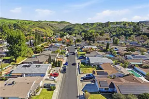 18927 Claycrest, Canyon Country, CA 91351 - Photo 32