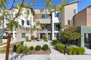 27040 Painted Sky Way, Valencia, CA 91381 - Photo 2