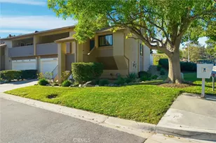 20066 Ave Of The Oaks, Newhall, CA 91321 - Photo 26