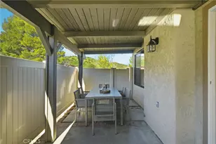 20066 Ave Of The Oaks, Newhall, CA 91321 - Photo 22