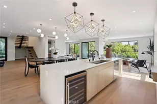 22268 Avenue San Luis, Woodland Hills, CA 91364 - Photo 12