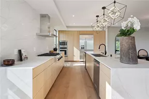 22268 Avenue San Luis, Woodland Hills, CA 91364 - Photo 10