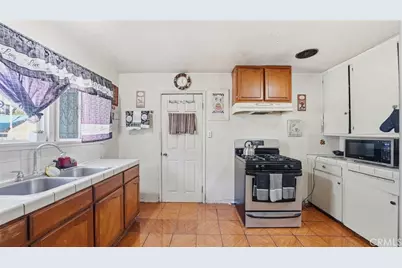 1523 E Vernon, Los Angeles, CA 90011 - Photo 4