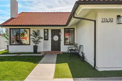 27630 Hartford Avenue, Castaic, CA 91384 - Photo 2