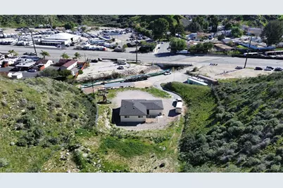 17559 Sierra Highway, Canyon Country, CA 91351 - Photo 38