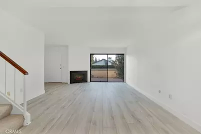 21901 Dupont Street #12, Chatsworth, CA 91311 - Photo 4
