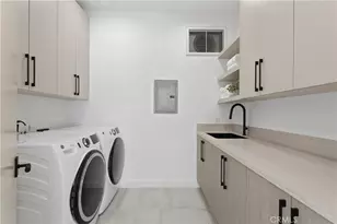 2638 Zorada Dr, Los Angeles, CA 90046 - Photo 32