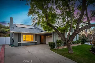 377 Mooncrest Ct, Newbury Park, CA 91320 - Photo 2