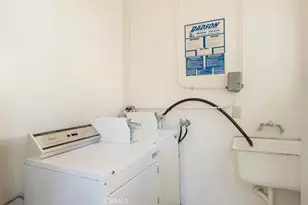 1126 Chelsea Ave, Santa Monica, CA 90403 - Photo 10