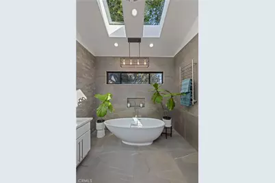 17929 Martha Street, Encino, CA 91316 - Photo 36