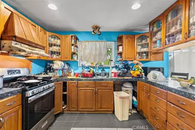 943 W 65th Street, Los Angeles, CA 90044 - Photo 28