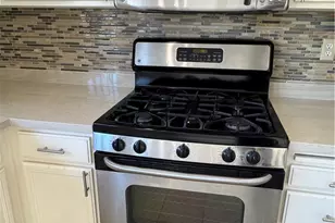 19216 Hamlin Dr, Reseda, CA 91335 - Photo 8