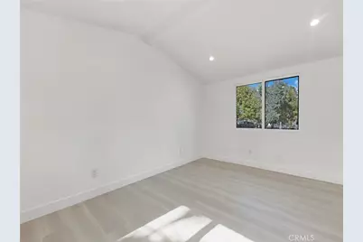 20528 Hamlin Street, Winnetka, CA 91306 - Photo 14