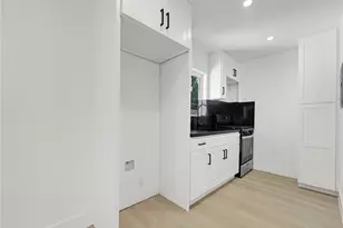 20528 Hamlin St, Winnetka, CA 91306 - Photo 22