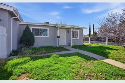 552 W Avenue H8, Lancaster, CA 93534 - Photo 8