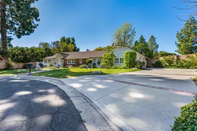 9827 Sylvia Avenue, Northridge, CA 91324 - Photo 2