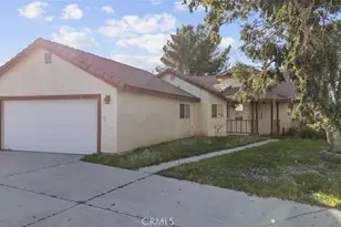 44105 Acacia St, Lancaster, CA 93535 - Photo 4