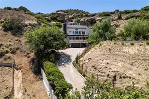 22870 Trigger St, Chatsworth, CA 91311 - Photo 2