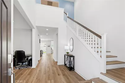18100 Tableau Way, Saugus, CA 91350 - Photo 4