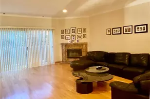 14919 Dickens St, Sherman Oaks, CA 91403 - Photo 2