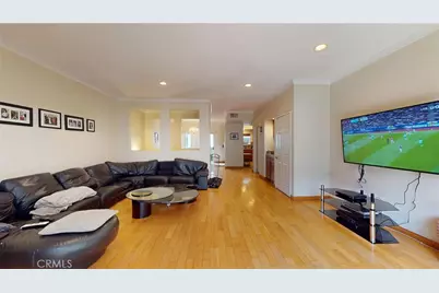 14919 Dickens Street #105, Sherman Oaks, CA 91403 - Photo 2