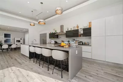 5631 Wilhelmina Avenue, Woodland Hills, CA 91367 - Photo 8