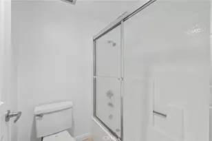 5525 Canoga, Woodland Hills, CA 91367 - Photo 20