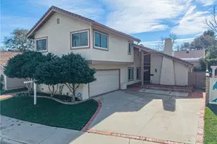 23540 Via Amado, Valencia, CA 91355 - Photo 2