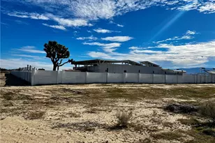 171 Ste Vic Ave Q2, Palmdale, CA 93591 - Photo 1