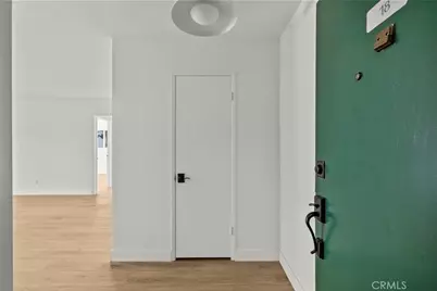 5328 Newcastle #18, Encino, CA 91316 - Photo 2