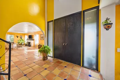 552 Pepper, Bakersfield, CA 93307 - Photo 4