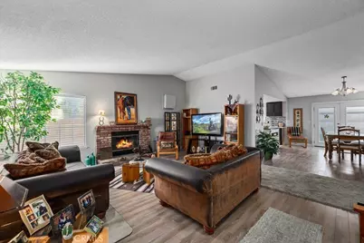 44115 Hunter Court, Lancaster, CA 93536 - Photo 6